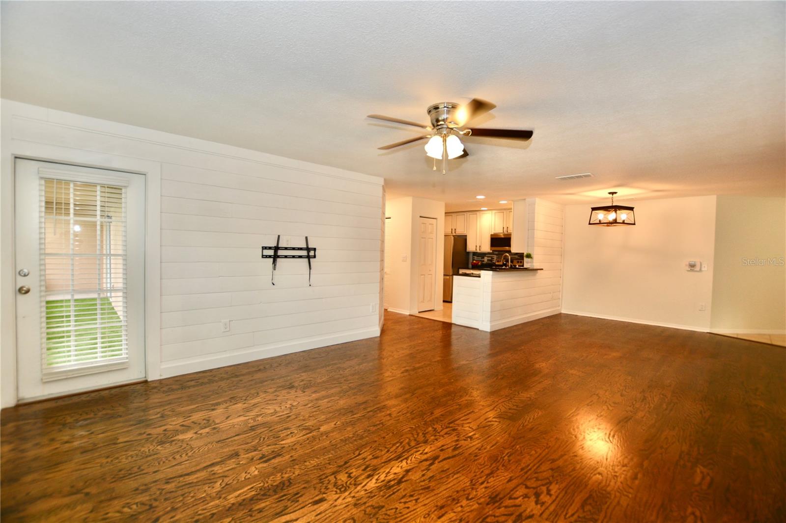 ISLAND WALK A CONDO - Residential Lease