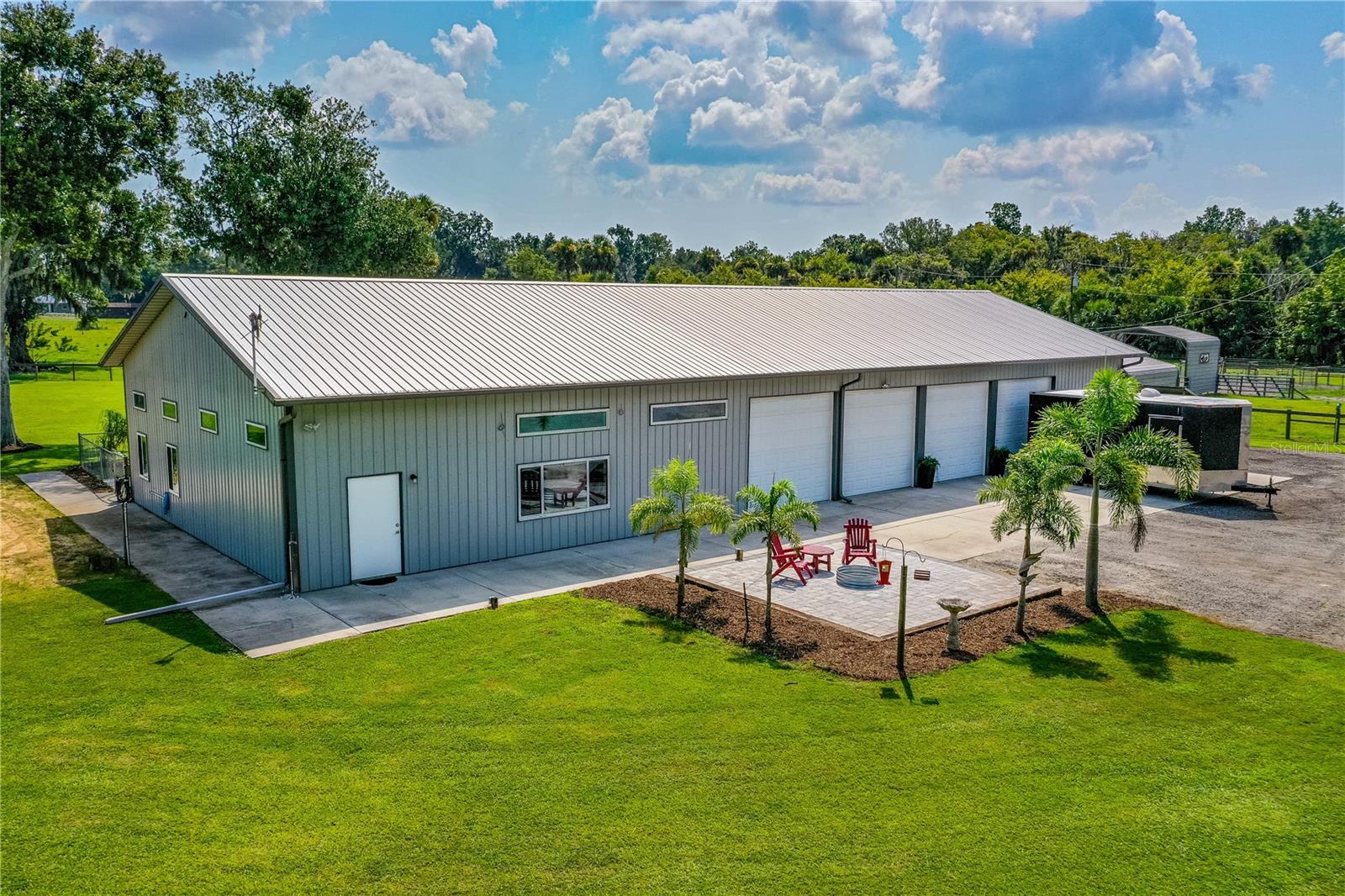 440 W PUTNAM GROVE ROAD