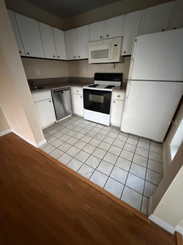 COACHMAN CREEK CONDO - Residential Lease