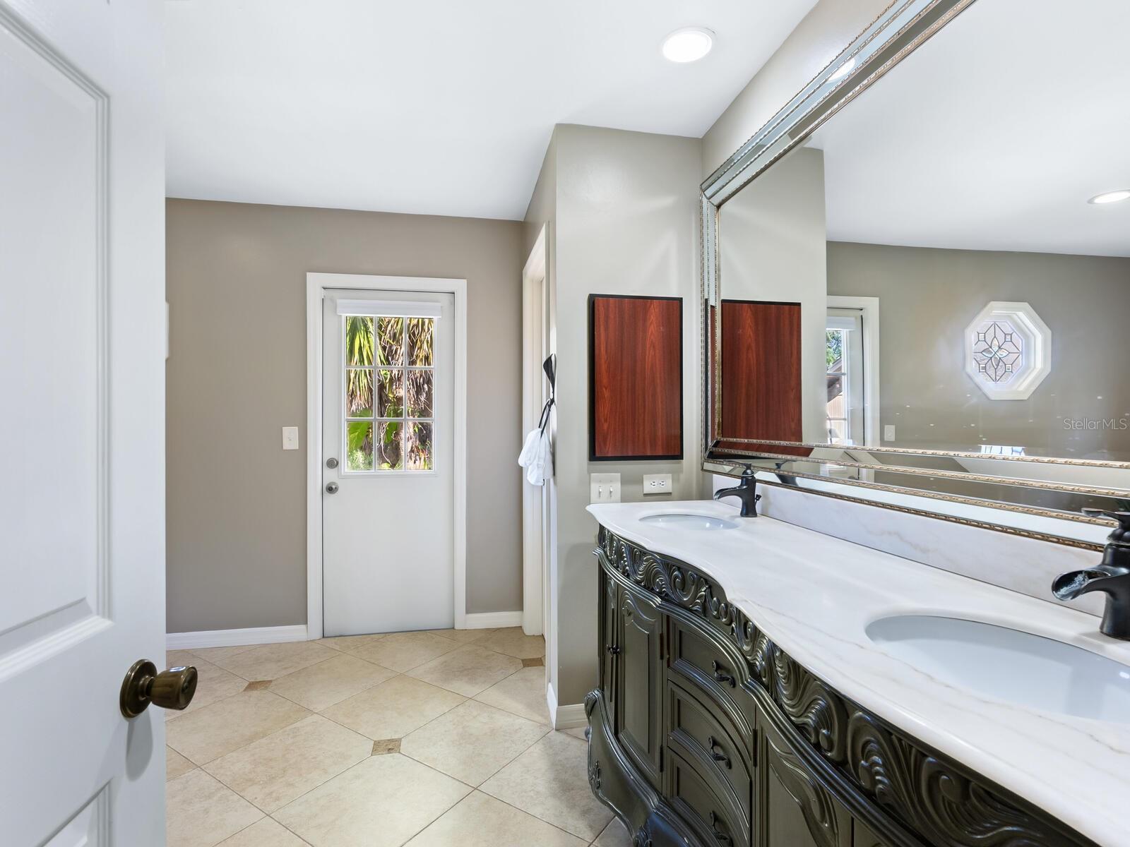 LAKES ESTATES 3 OF SARASOTA - Residential