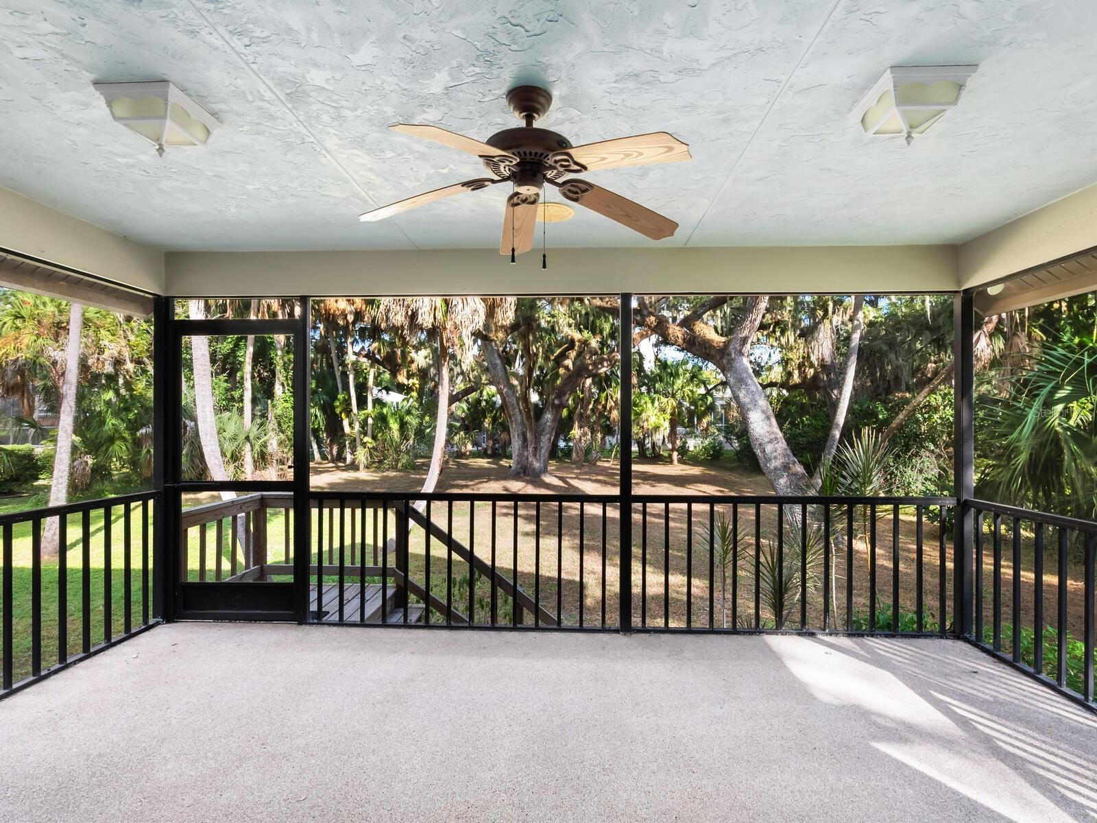 LAKES ESTATES 3 OF SARASOTA - Residential