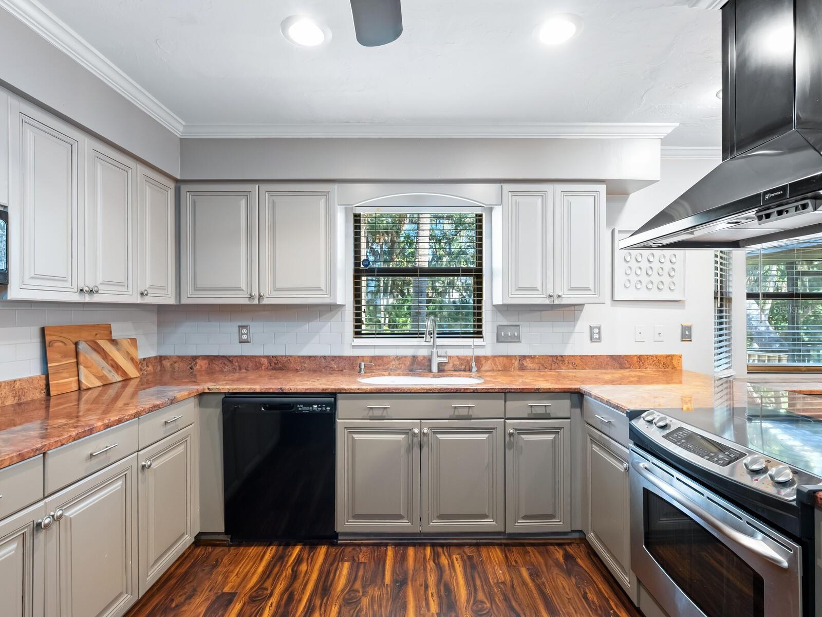 LAKES ESTATES 3 OF SARASOTA - Residential