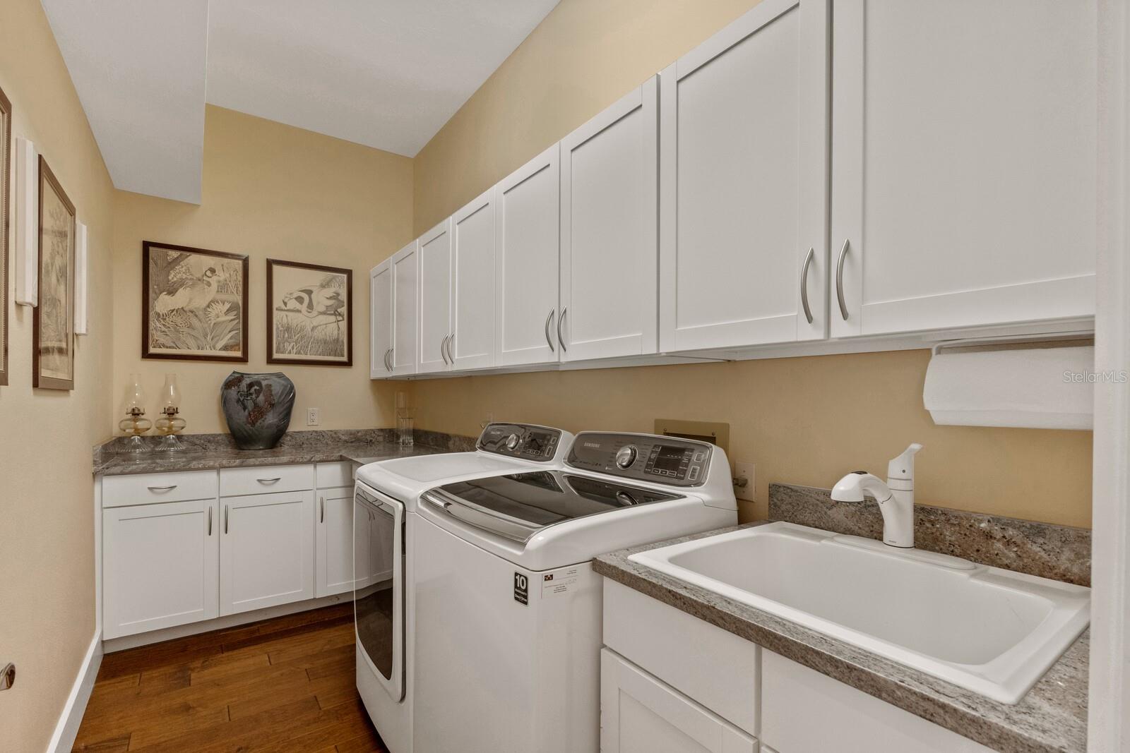 UNIVERSITY PARK - Residential