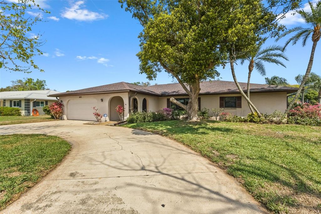 Photo of 5109 Palm Aire Drive, Sarasota, FL 34243 (MLS # A4686695)