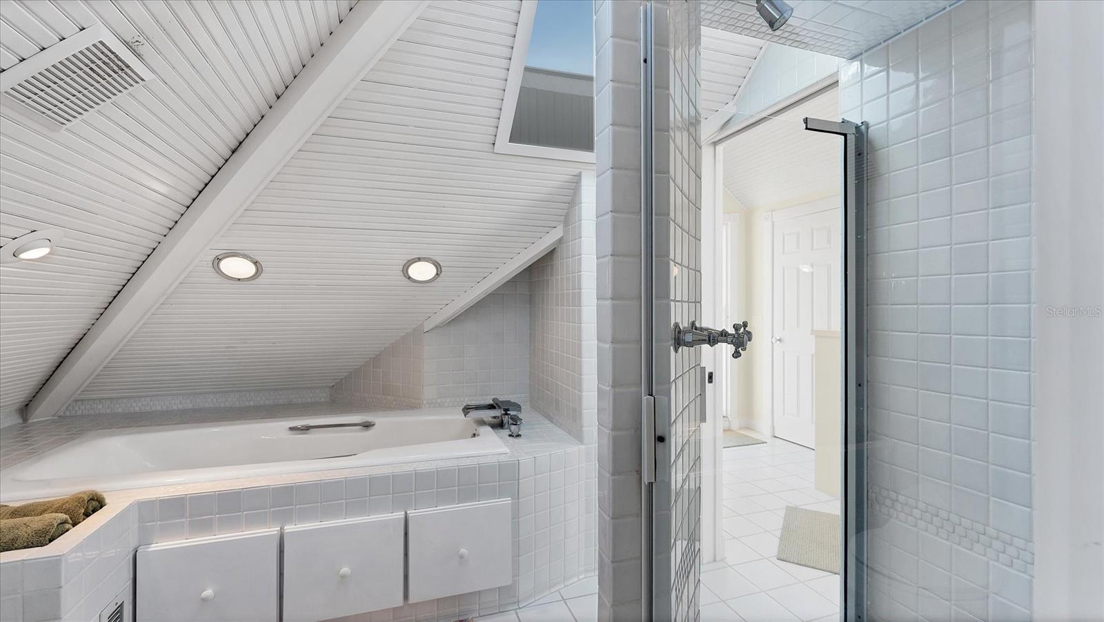 SOMERSET SHORES SUB - Residential