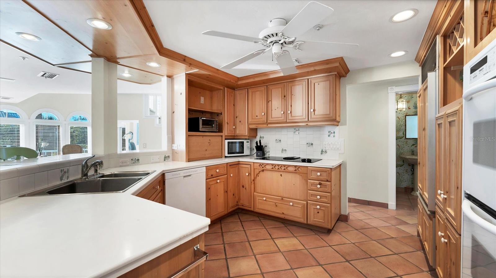 SOMERSET SHORES SUB - Residential