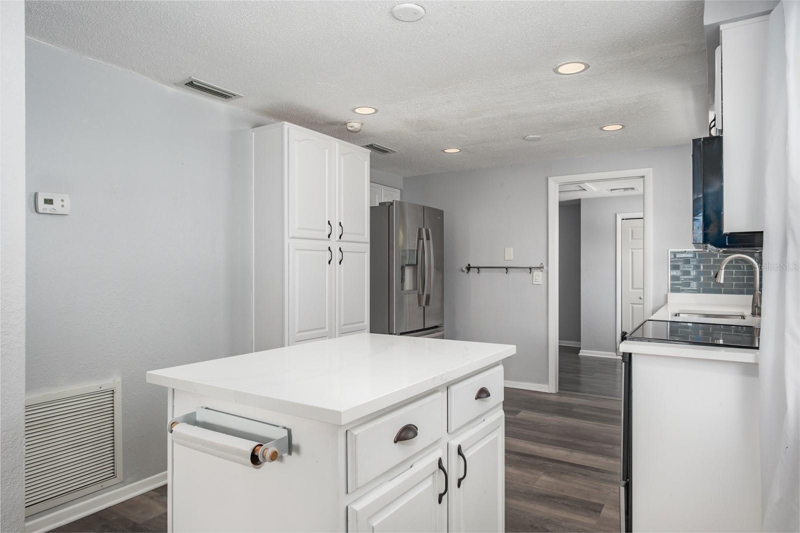 LAUGHNERS SUB - Residential