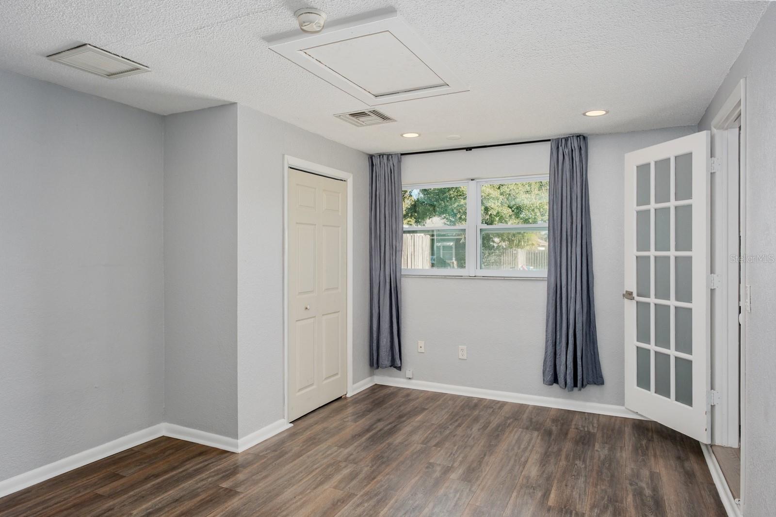 LAUGHNERS SUB - Residential