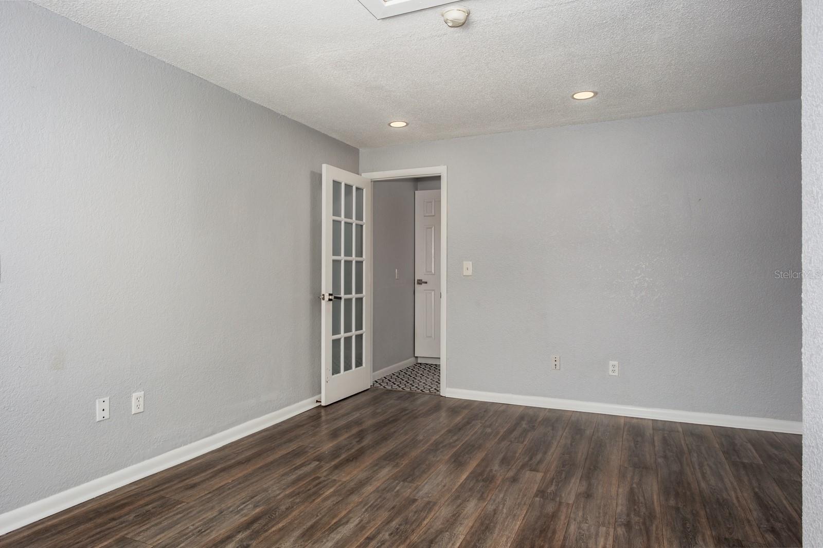 LAUGHNERS SUB - Residential