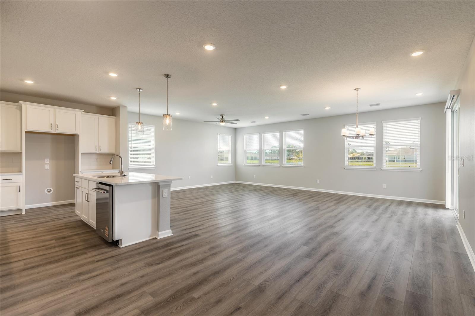 BEACH PK VLG - Residential