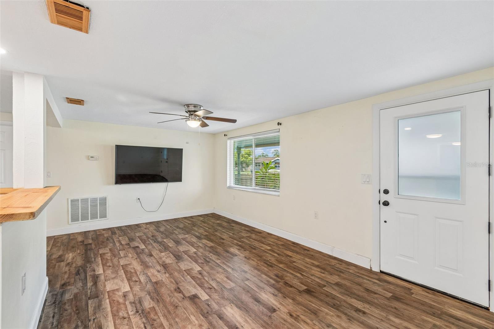 1056 TAMARAC DRIVE