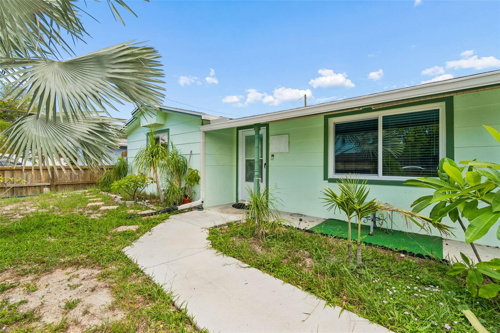 1056 TAMARAC DRIVE