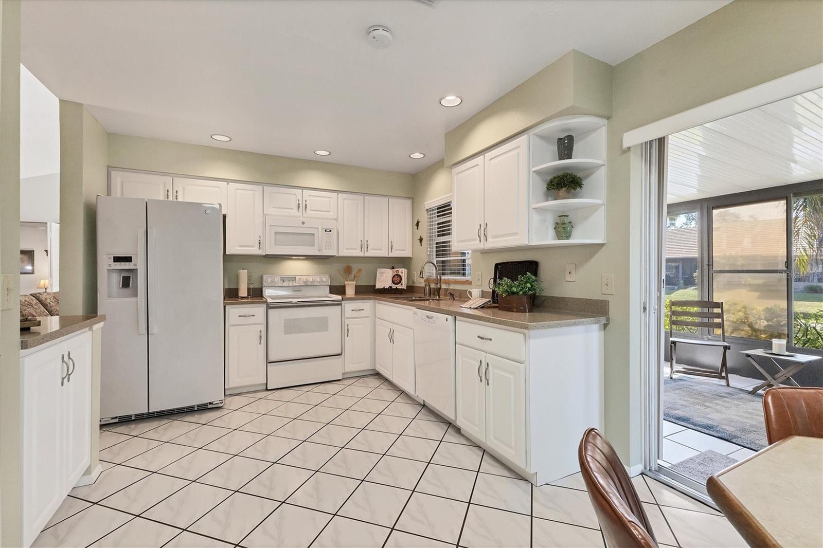 LAKEBRIDGE - Residential