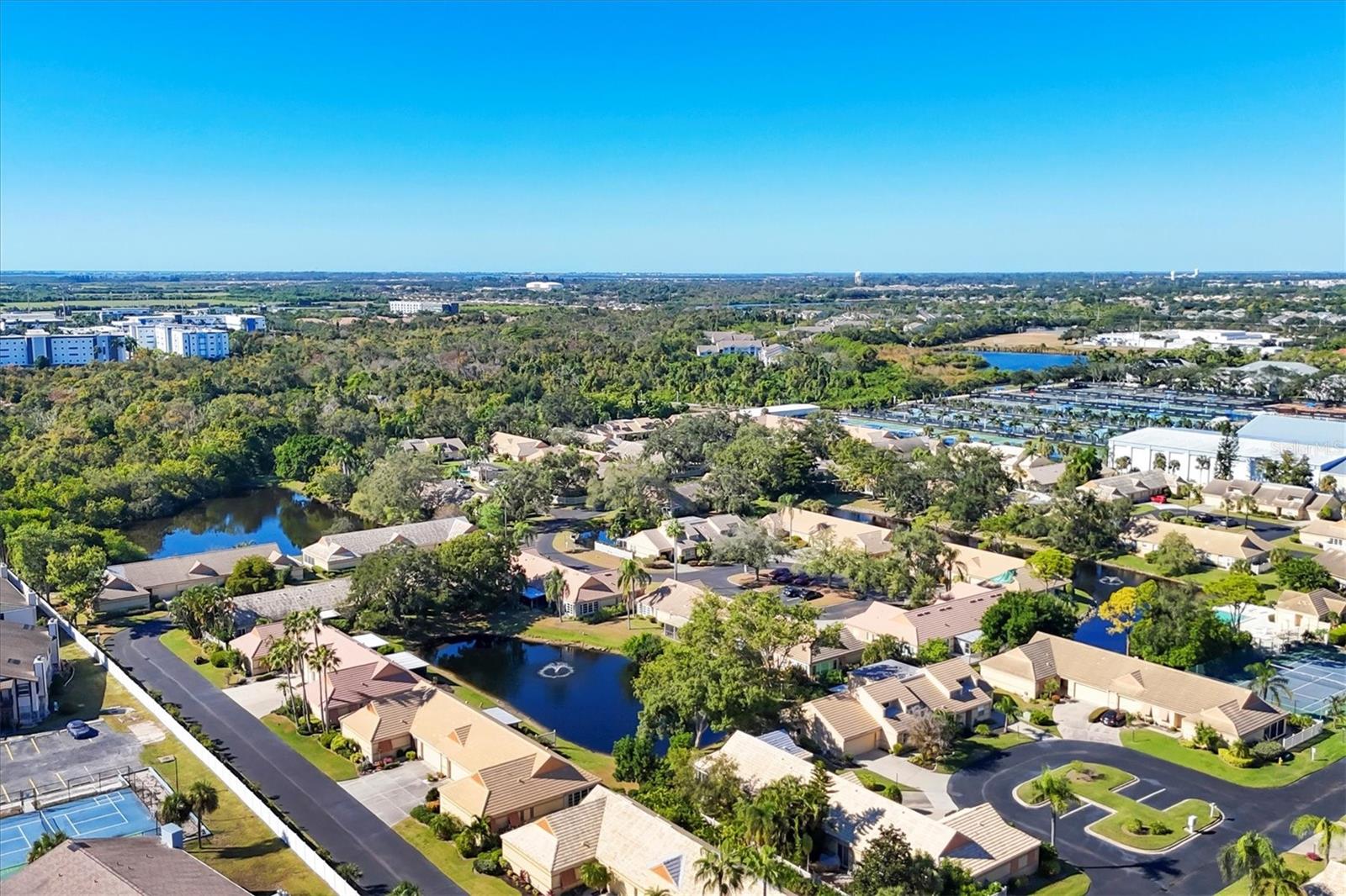 LAKEBRIDGE - Residential