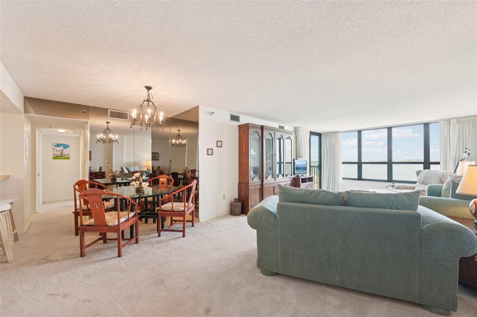 SUNSET TOWERS - Residential