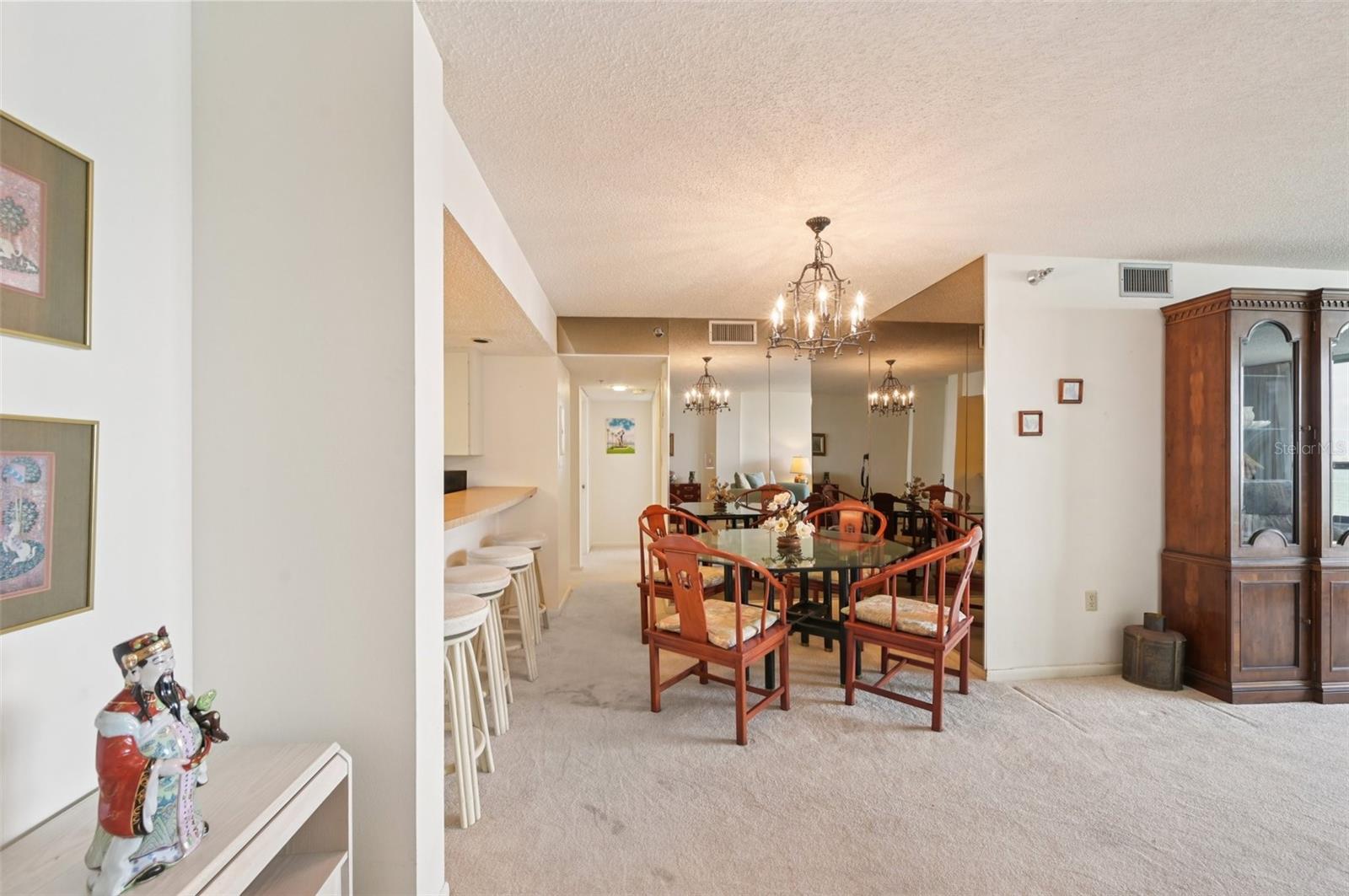 SUNSET TOWERS - Residential