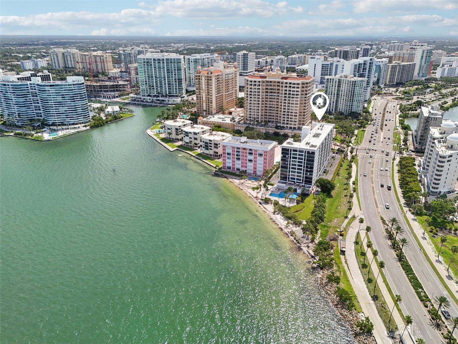 SUNSET TOWERS - Residential