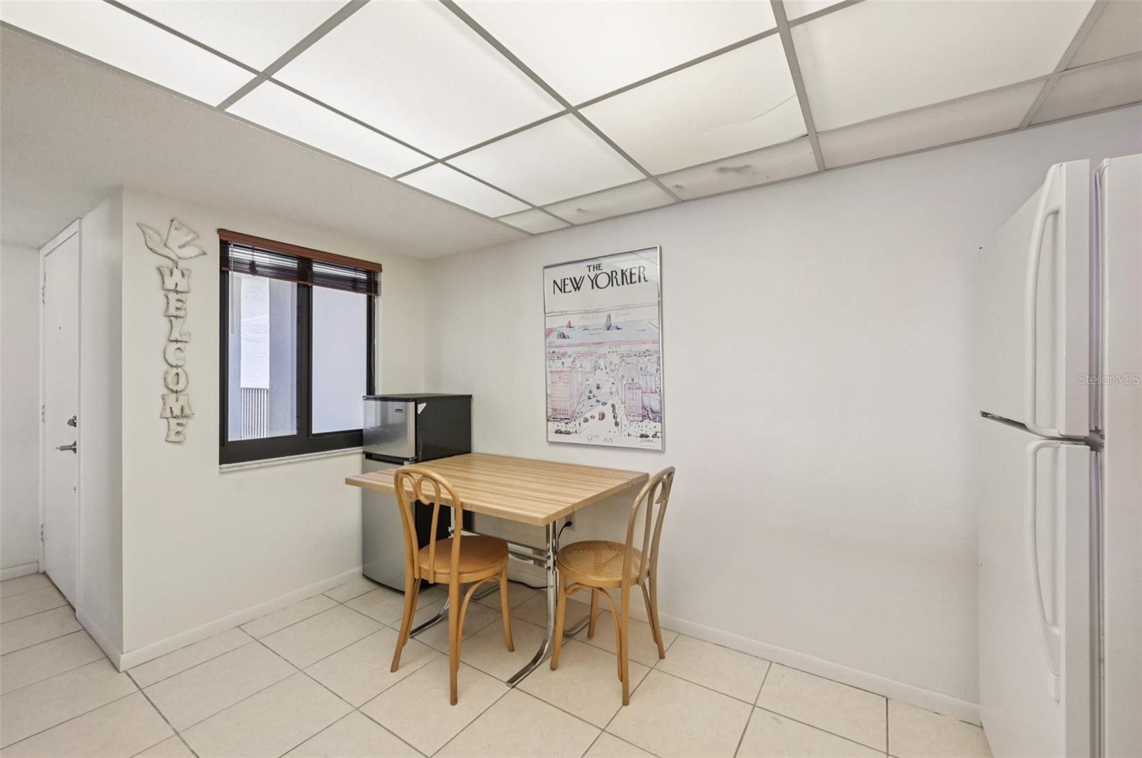 SUNSET TOWERS - Residential