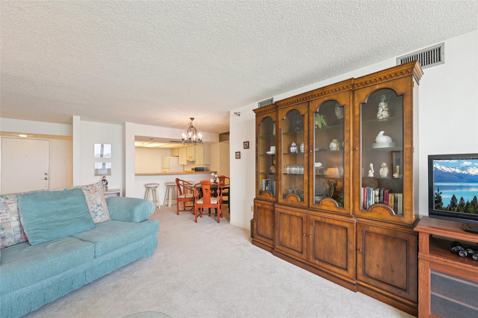 SUNSET TOWERS - Residential