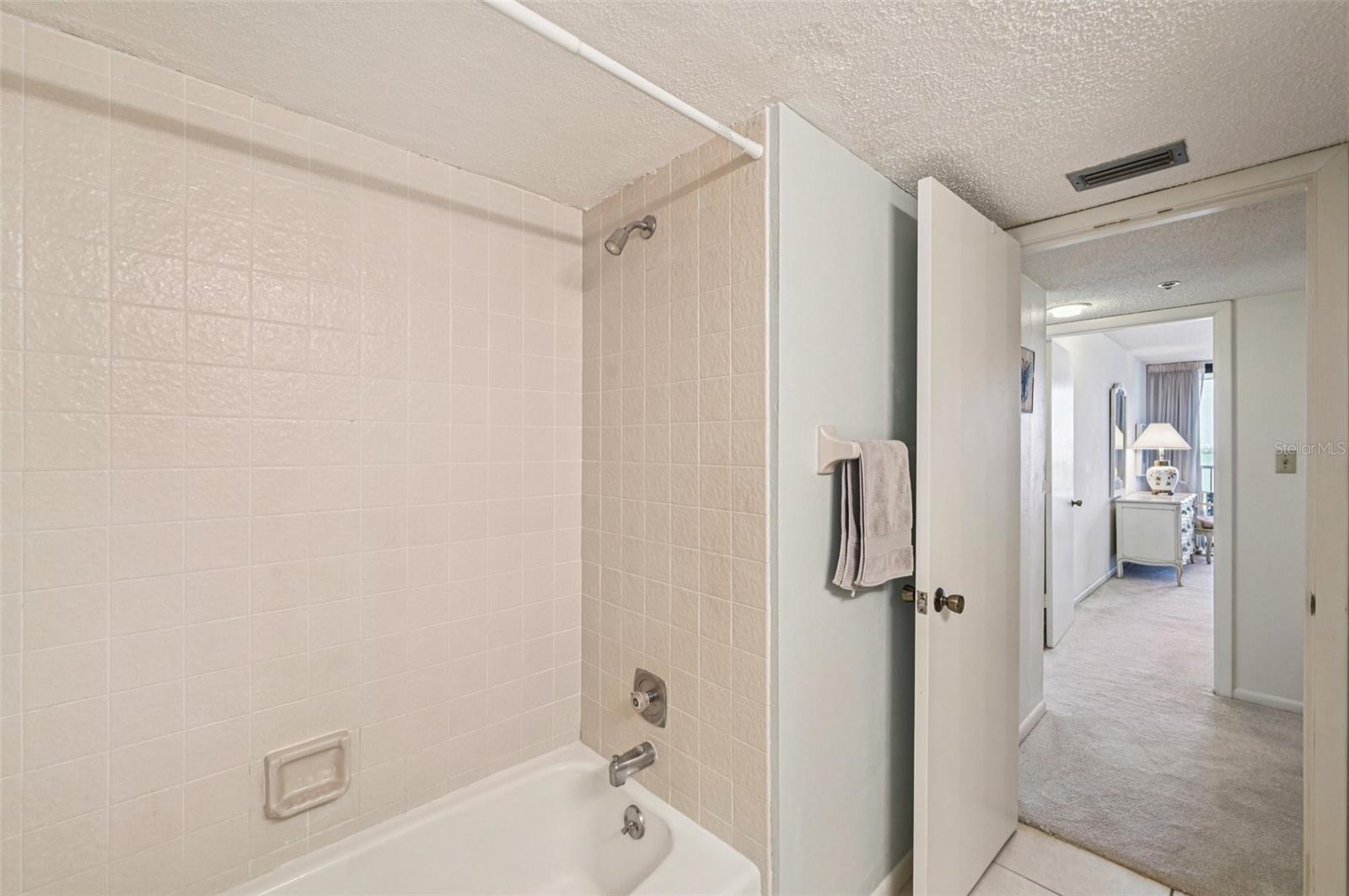 SUNSET TOWERS - Residential