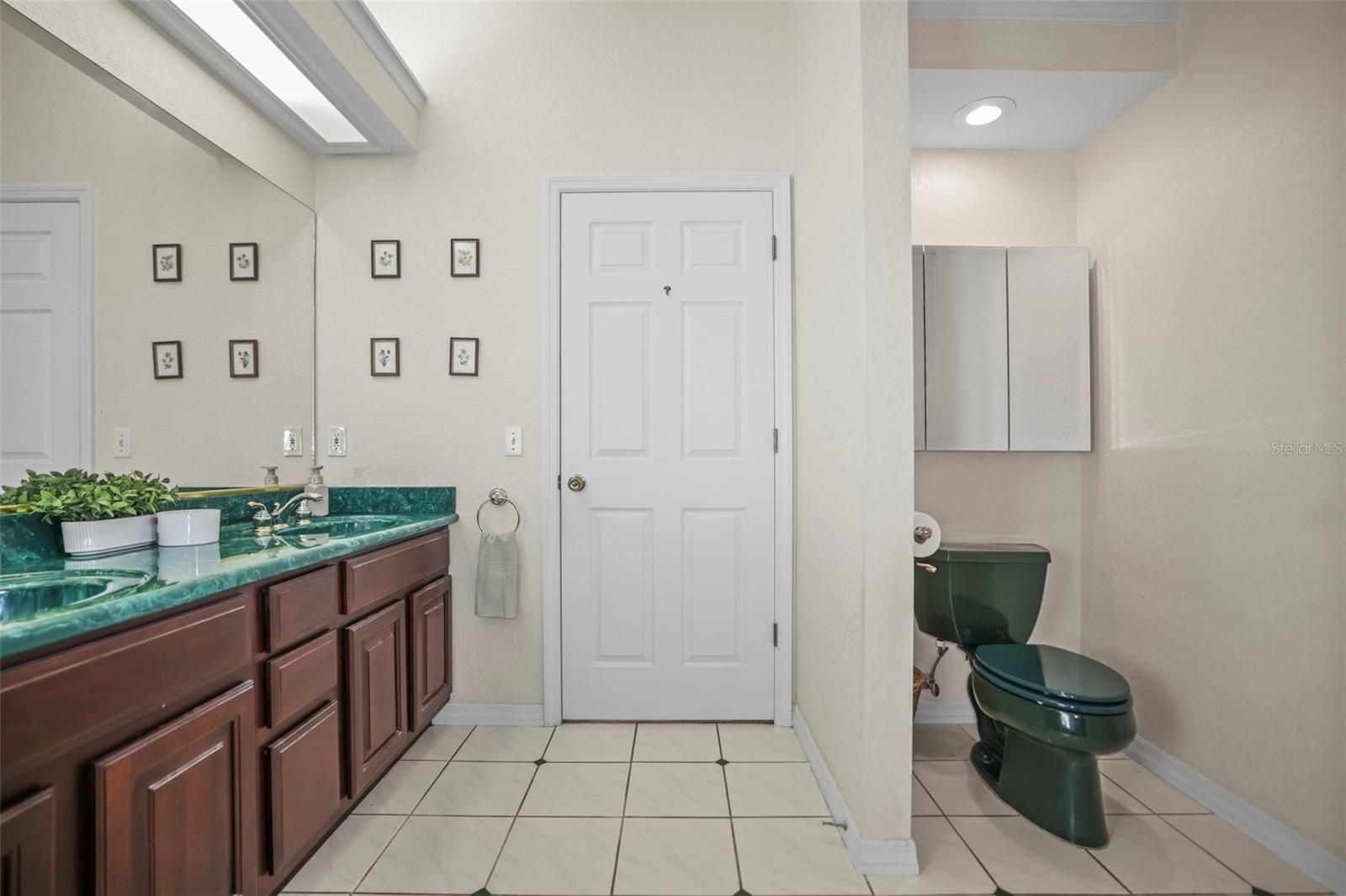 1763; RYE RD, E, GOLF COURSE RD, C.R.675 AREA - Residential