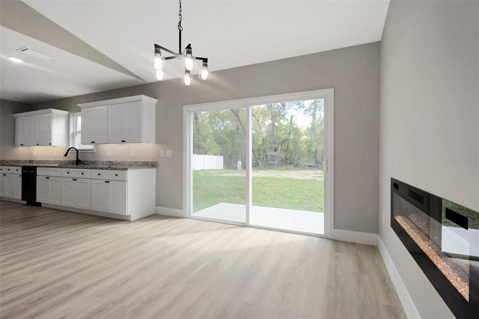 BELLEVIEWS SUNNY SKYES - Residential