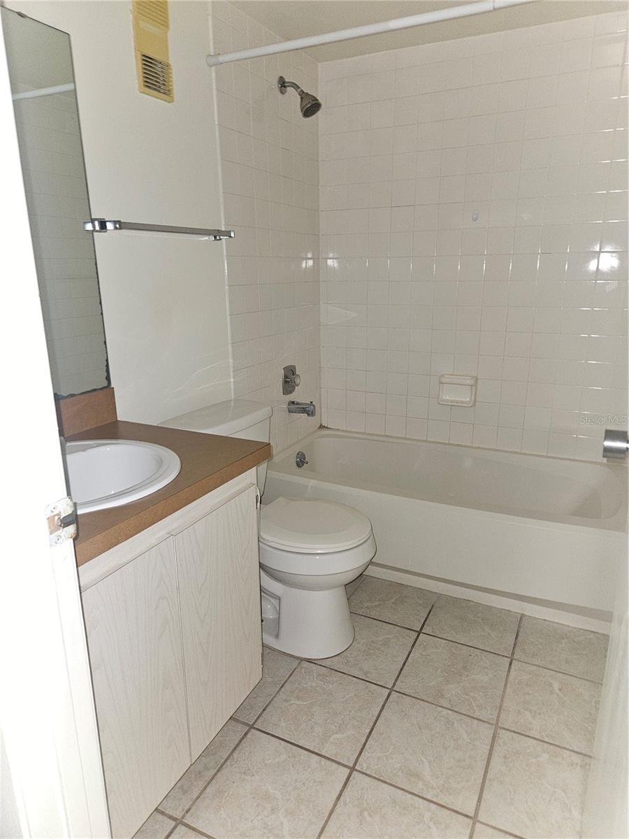 LAKESIDE CONDO APTS - Residential