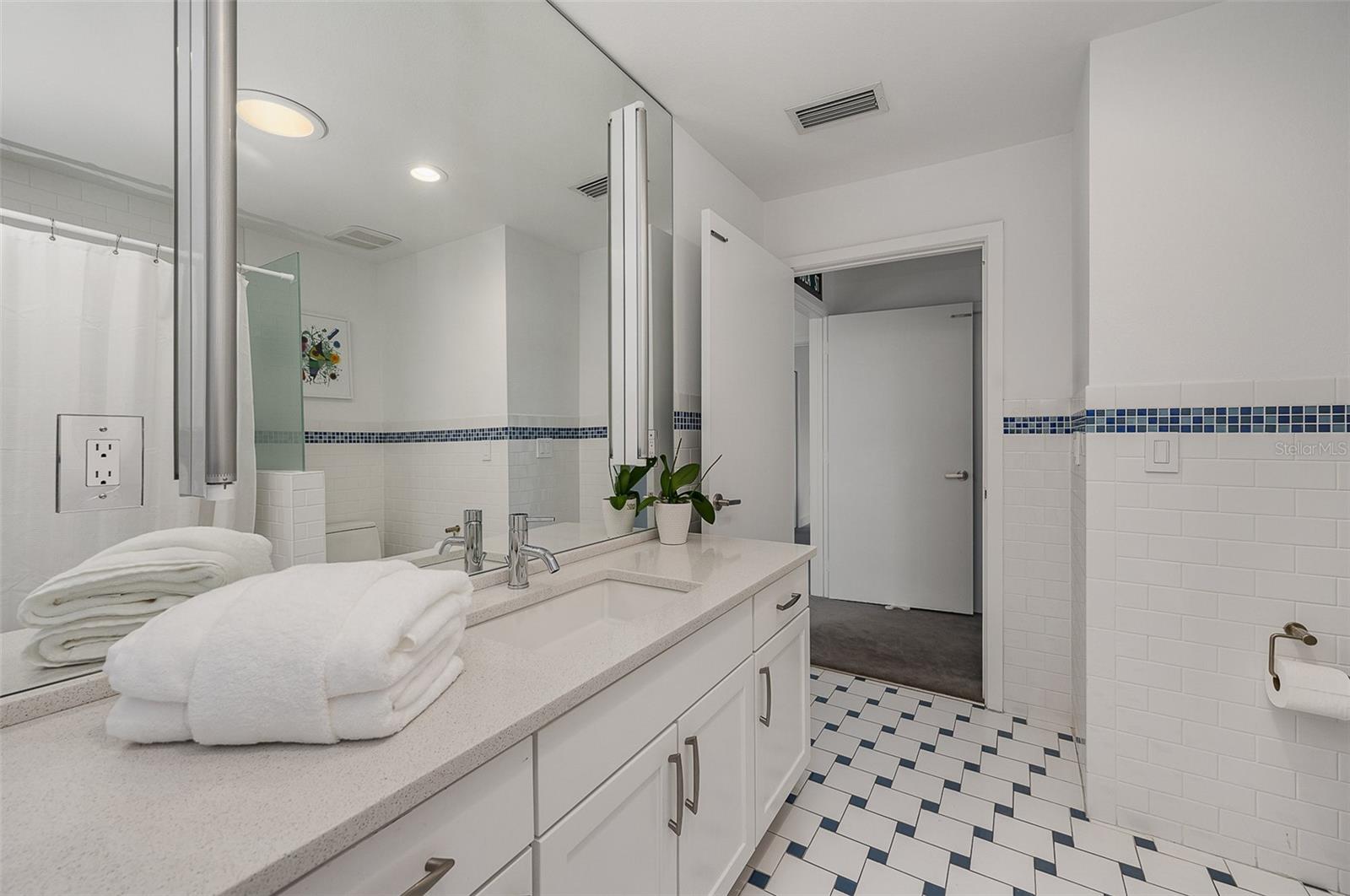 MINNEHAHA SHORES - Residential