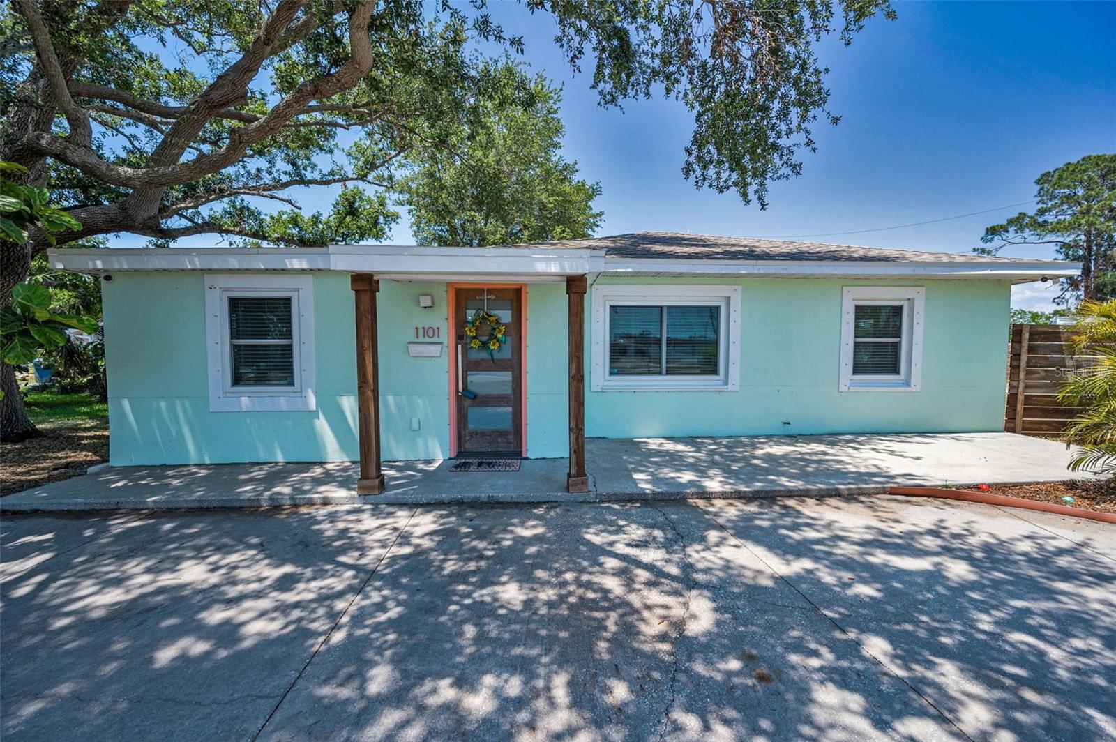 1101 ESSEX DRIVE N
