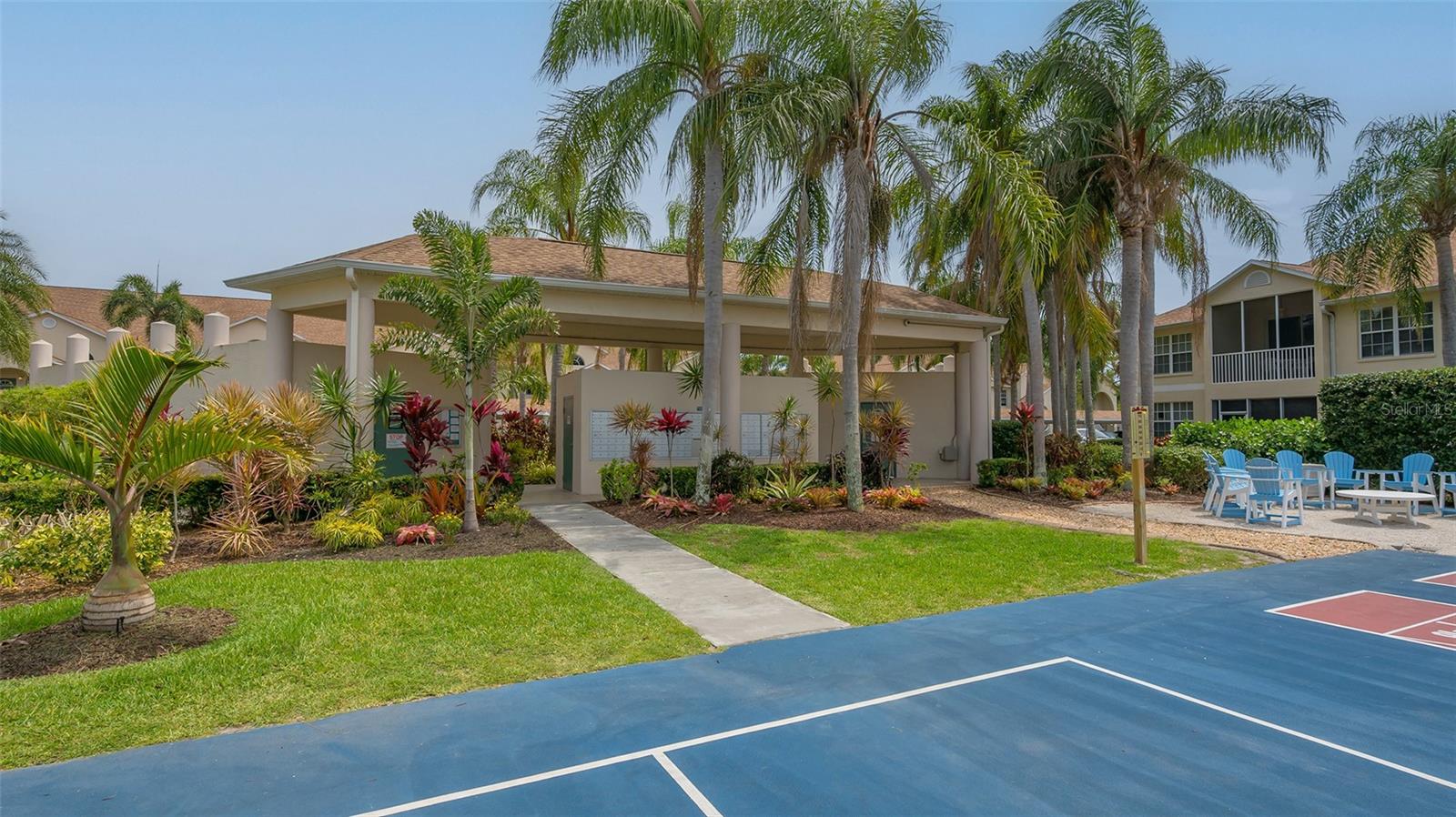 PINESTONE AT PALMER RANCH - Residential Lease