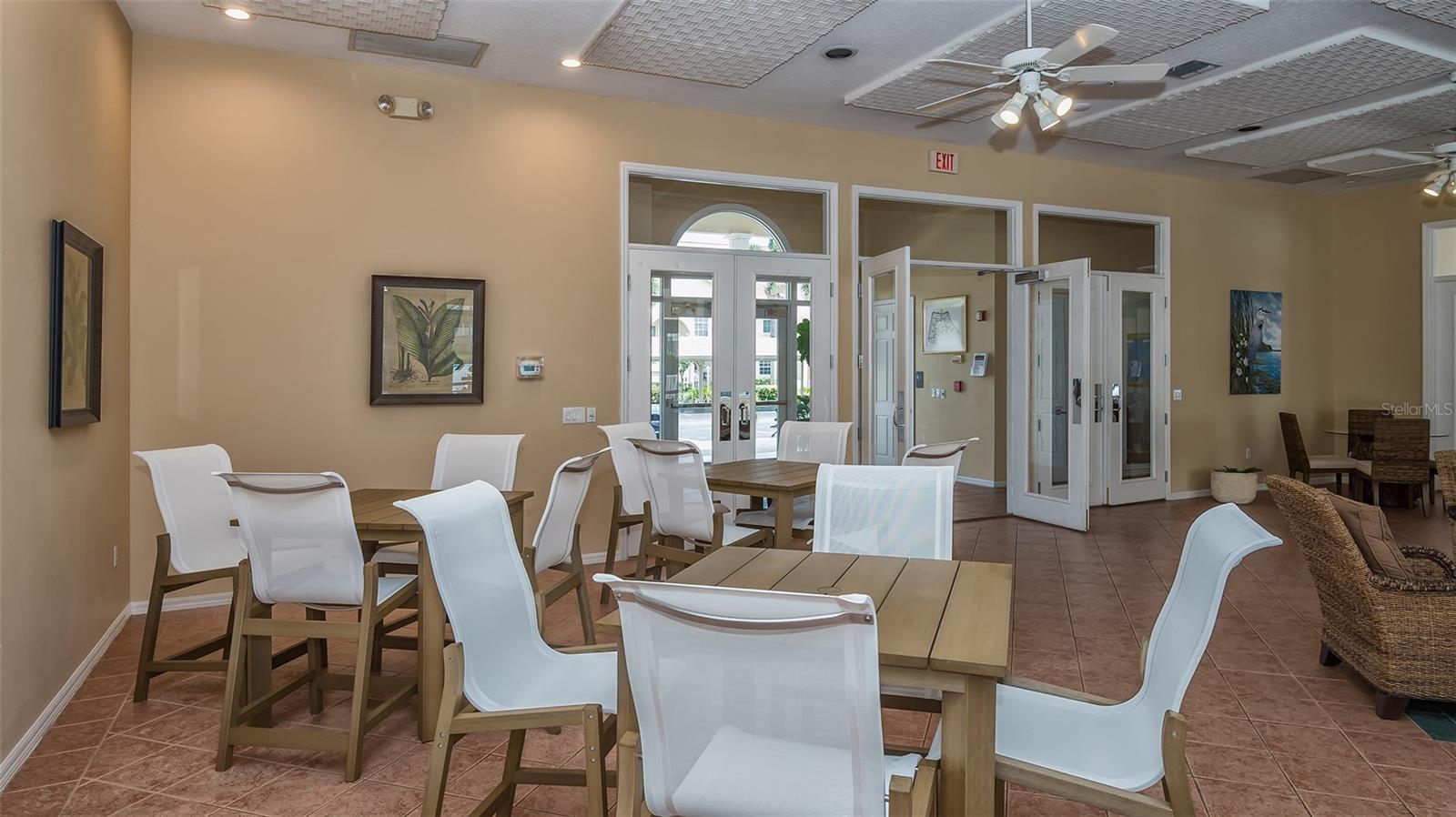 PINESTONE AT PALMER RANCH - Residential Lease