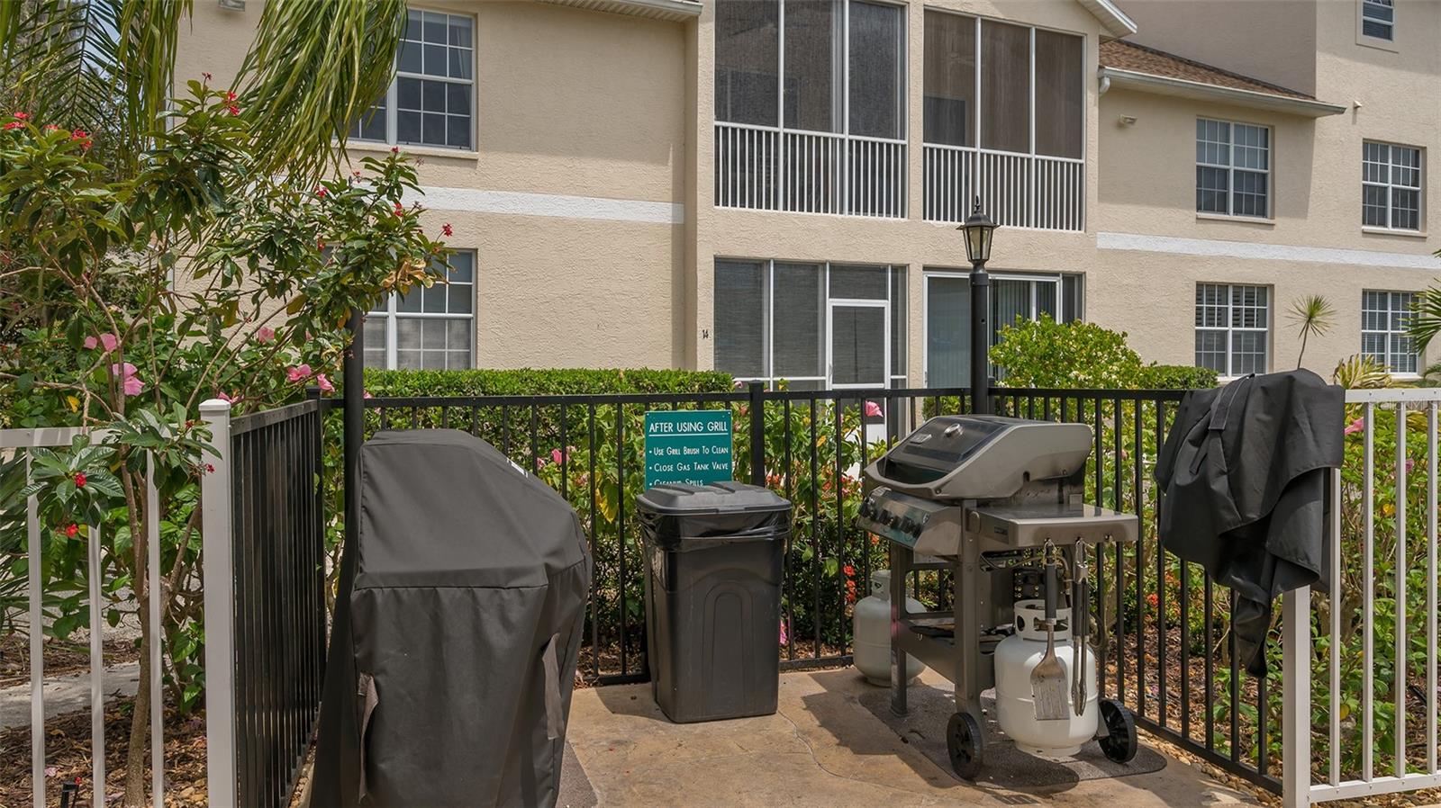 PINESTONE AT PALMER RANCH - Residential Lease