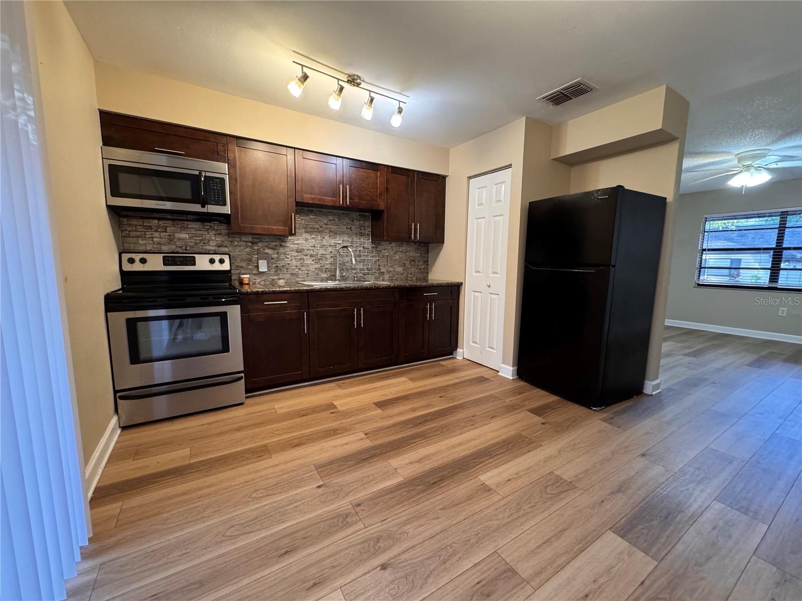 ROOSEVELT GROVES - Residential Income