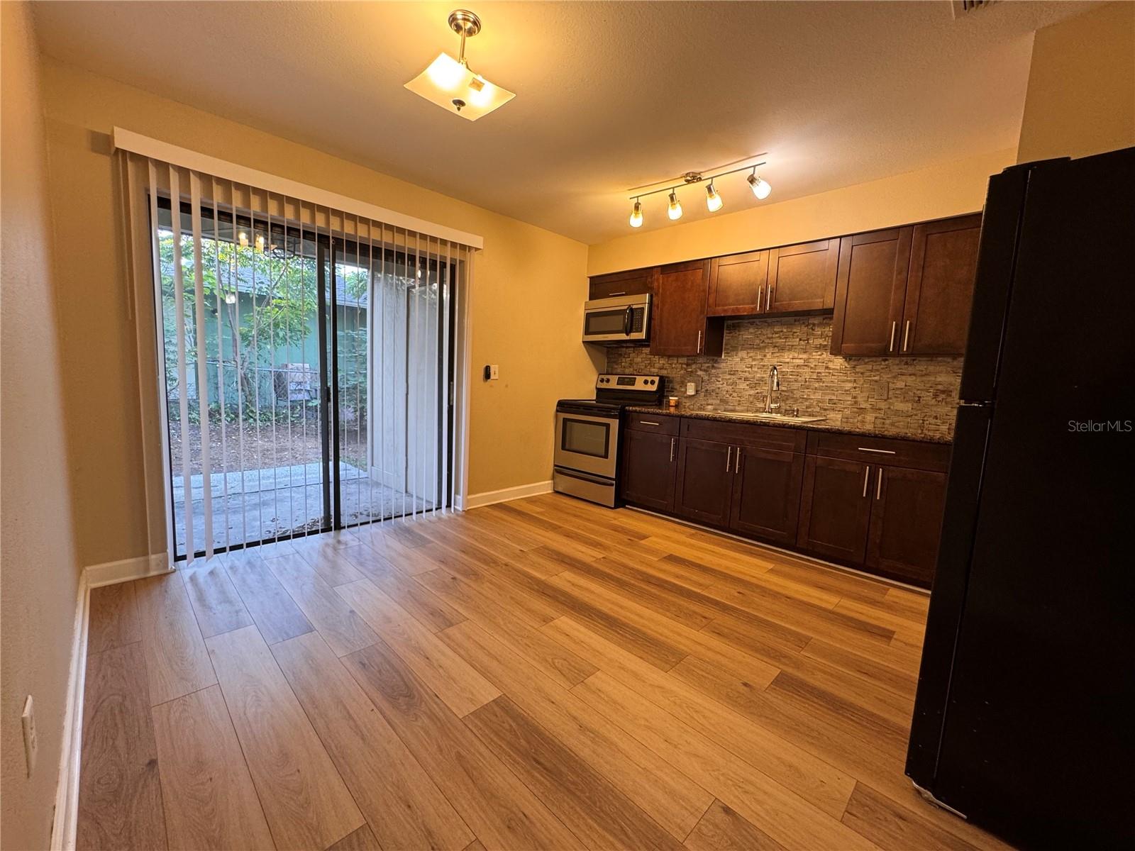 ROOSEVELT GROVES - Residential Income