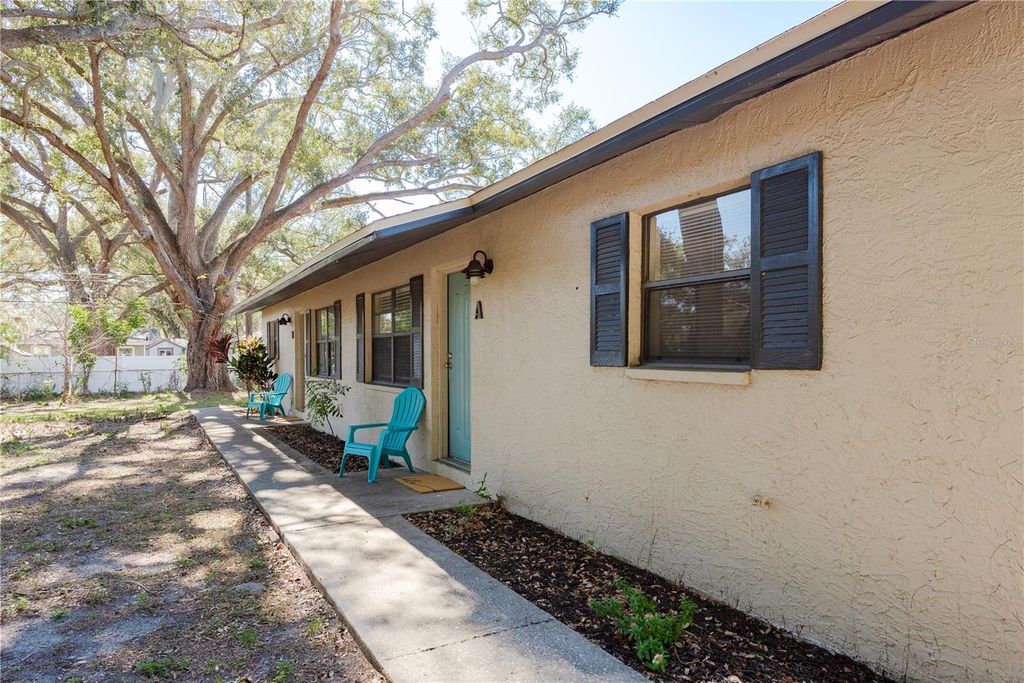 Photo of 427 6th Avenue NE, Largo, FL 33770 (MLS # TB8461062)