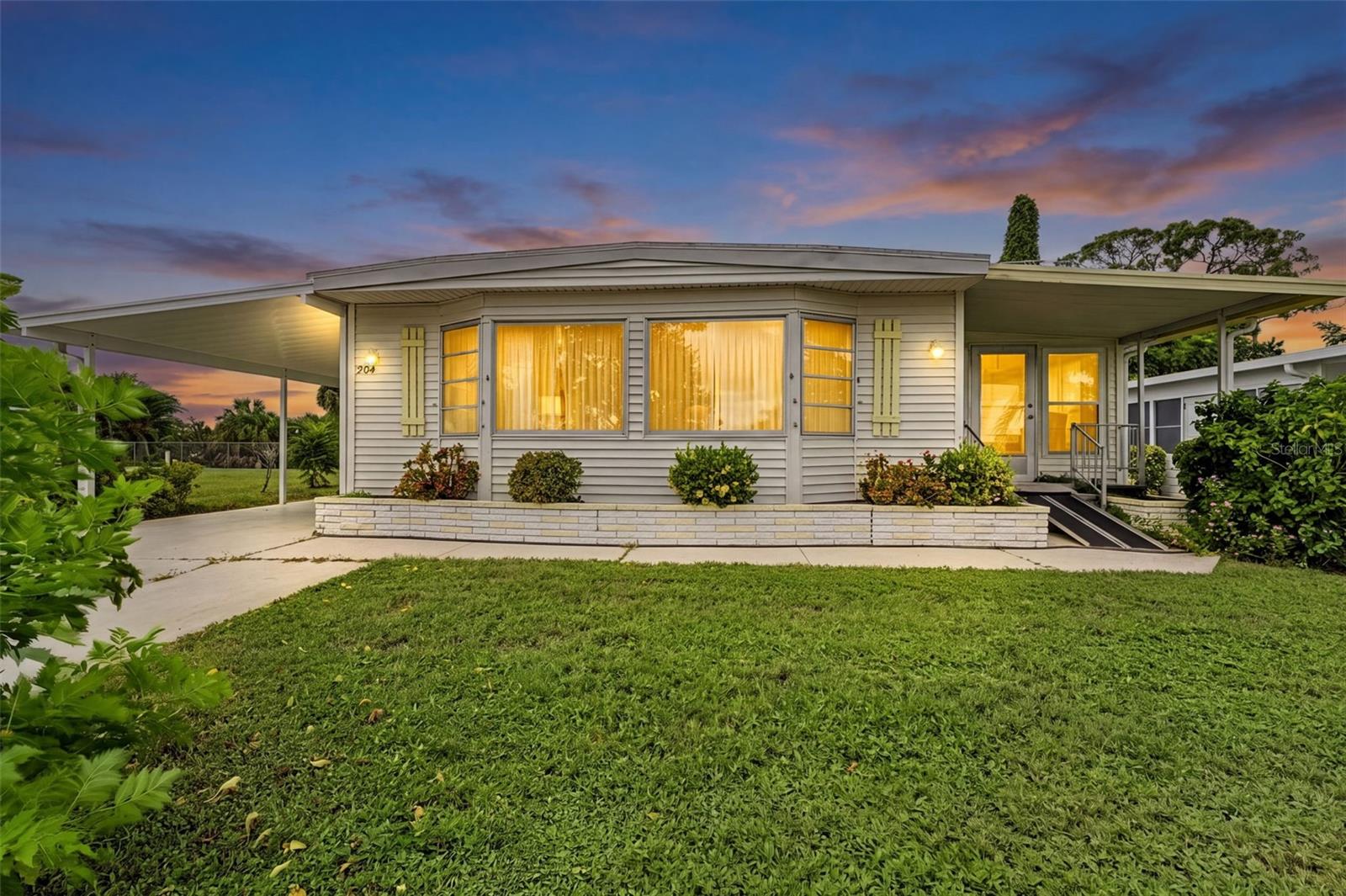 204 LA COSTA