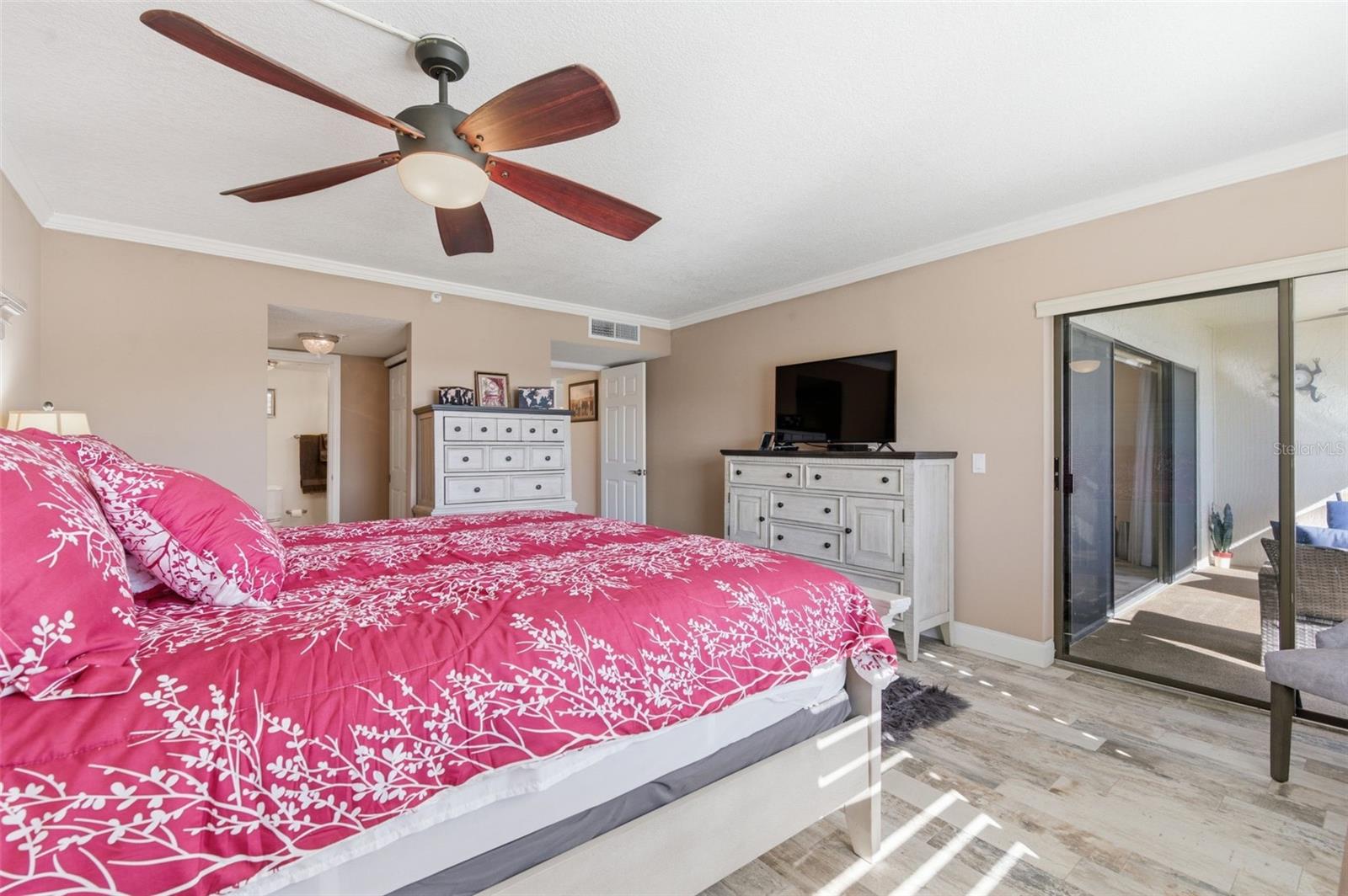 GOLDEN SHORES CONDO - Residential