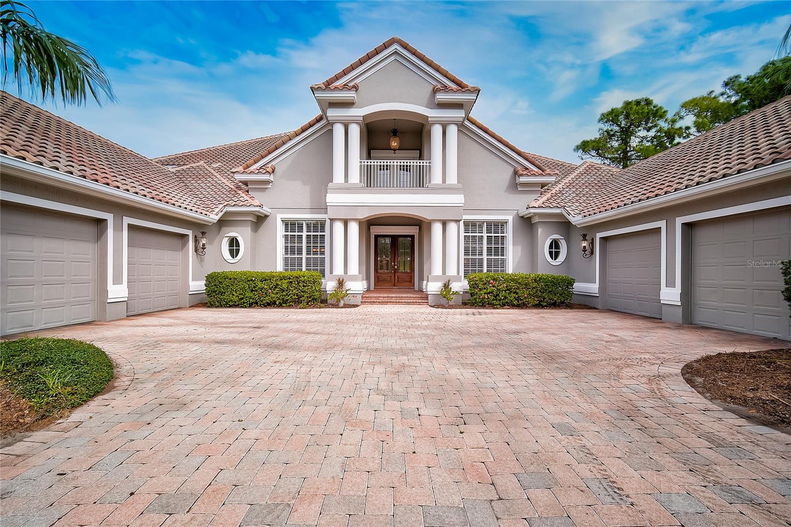 854 MACEWEN DRIVE