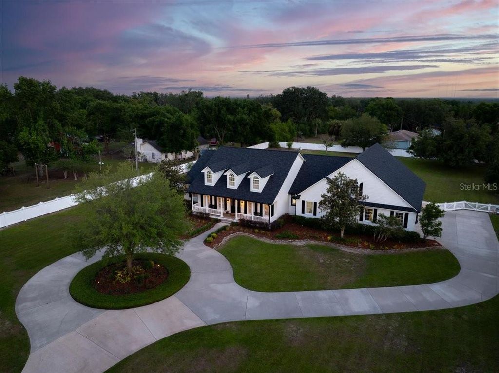Photo of 1319 Brooker Road, Brandon, FL 33511 (MLS # TB8505572)