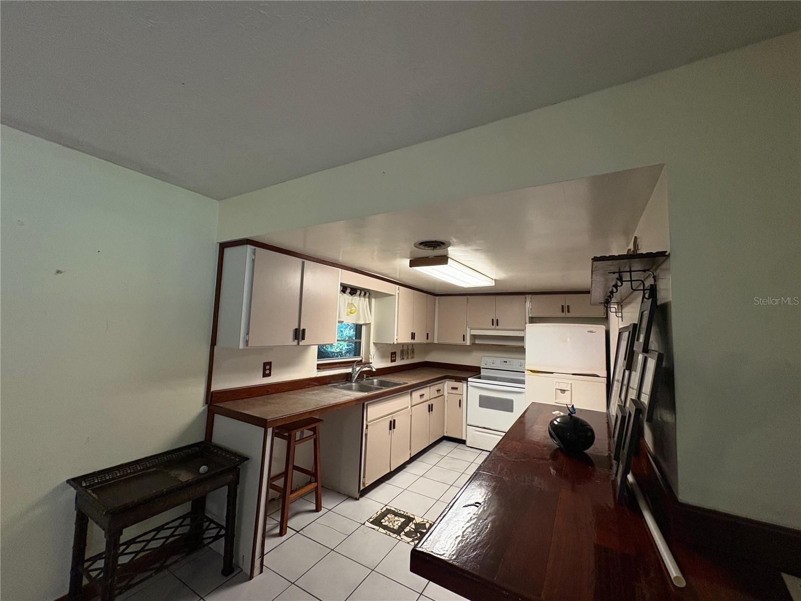 PARKWAY GROVES ESTATES - Residential