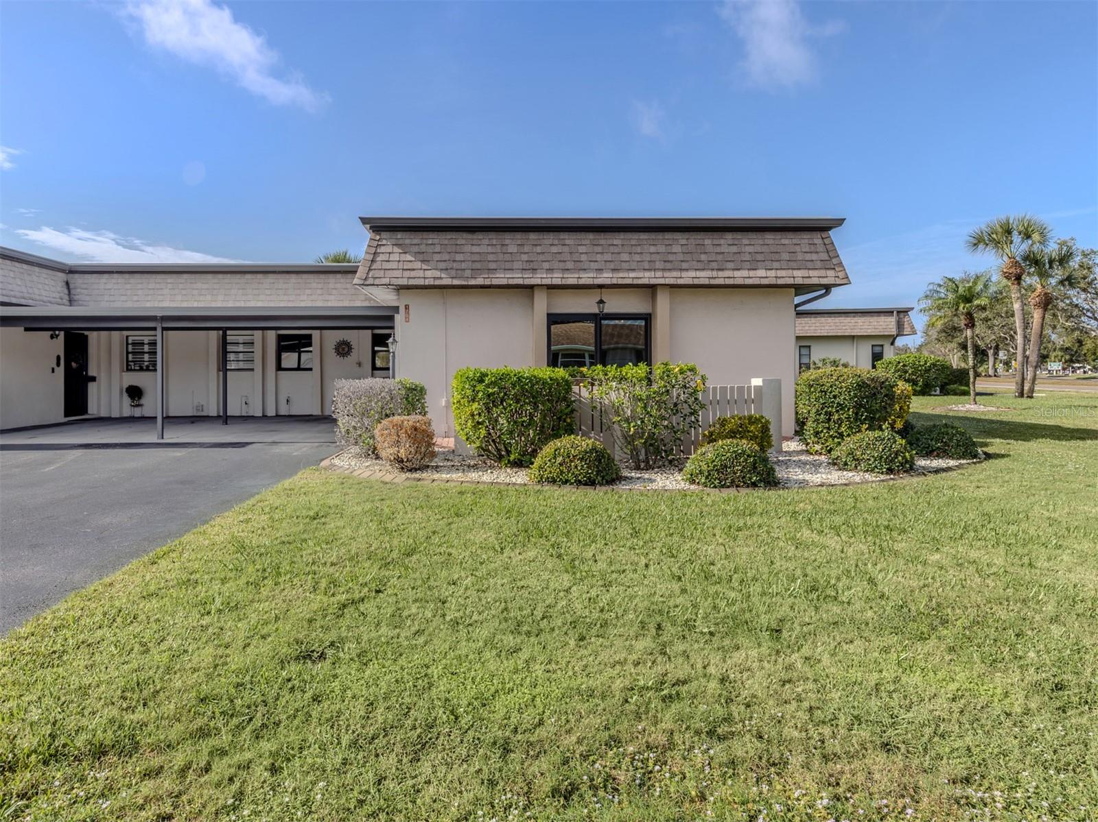 1704 LAKESIDE DRIVE 1708B