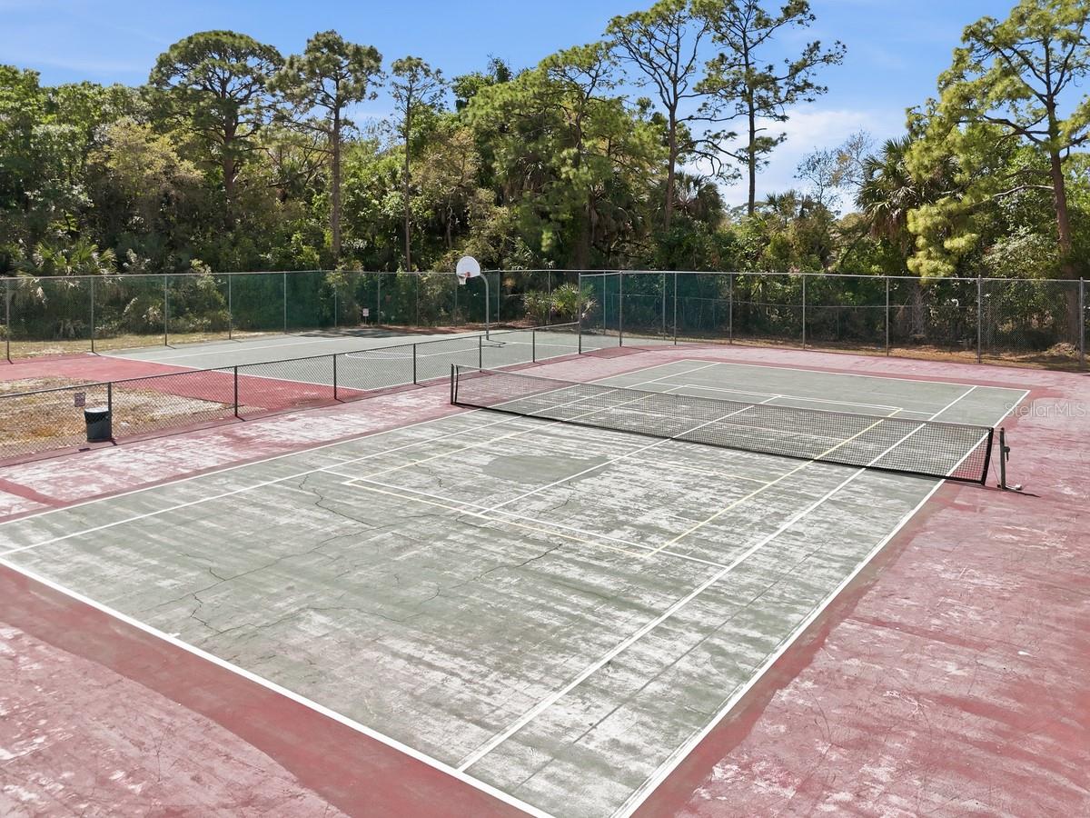 SPANISH GARDENS - Residential