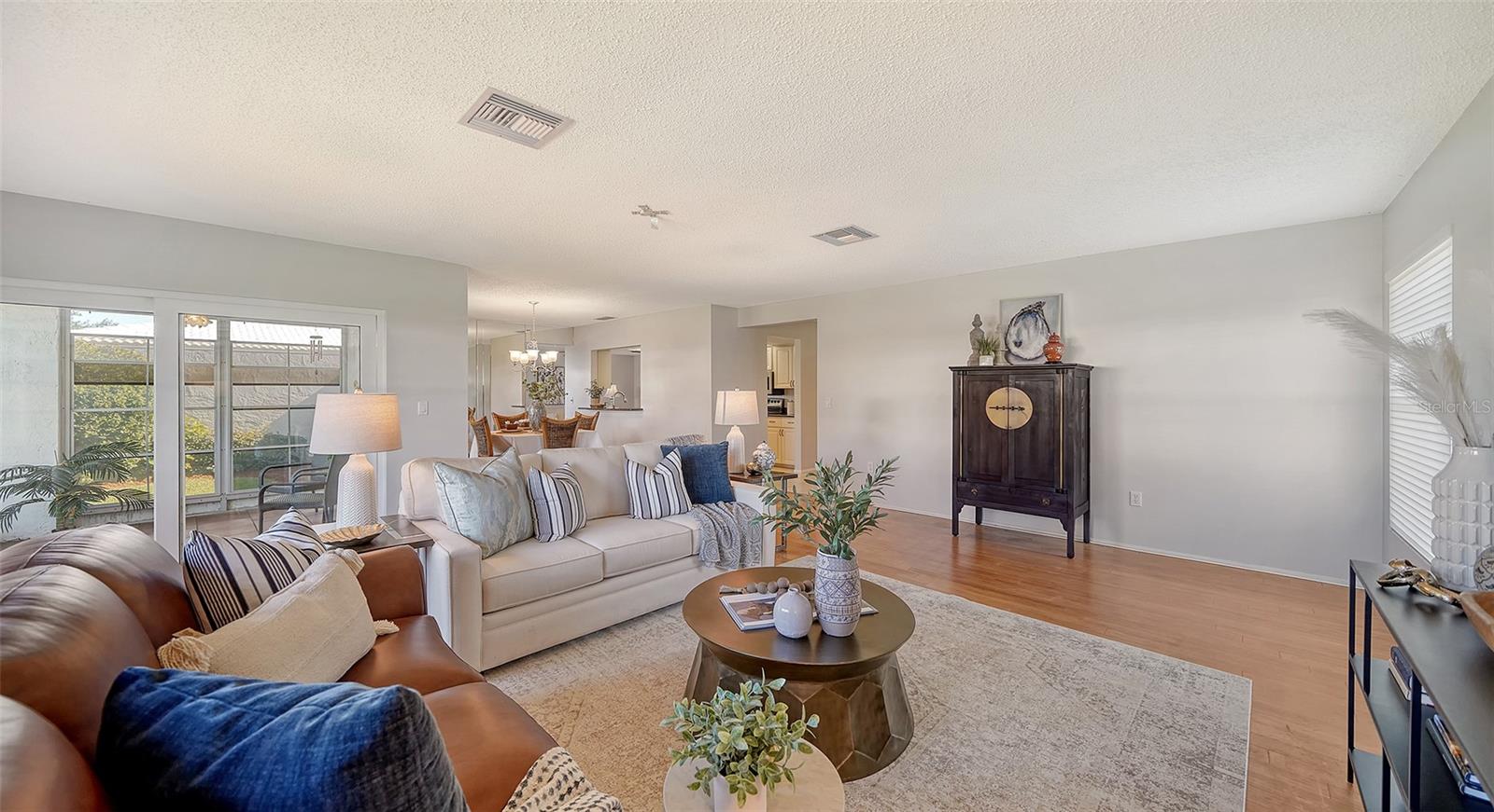 VILLAGE GREEN OF BRADENTON SEC 9 - Residential