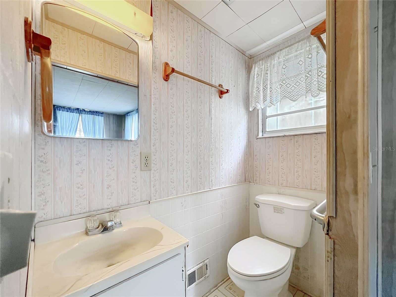 GOLDEN HOLIDAY - Residential
