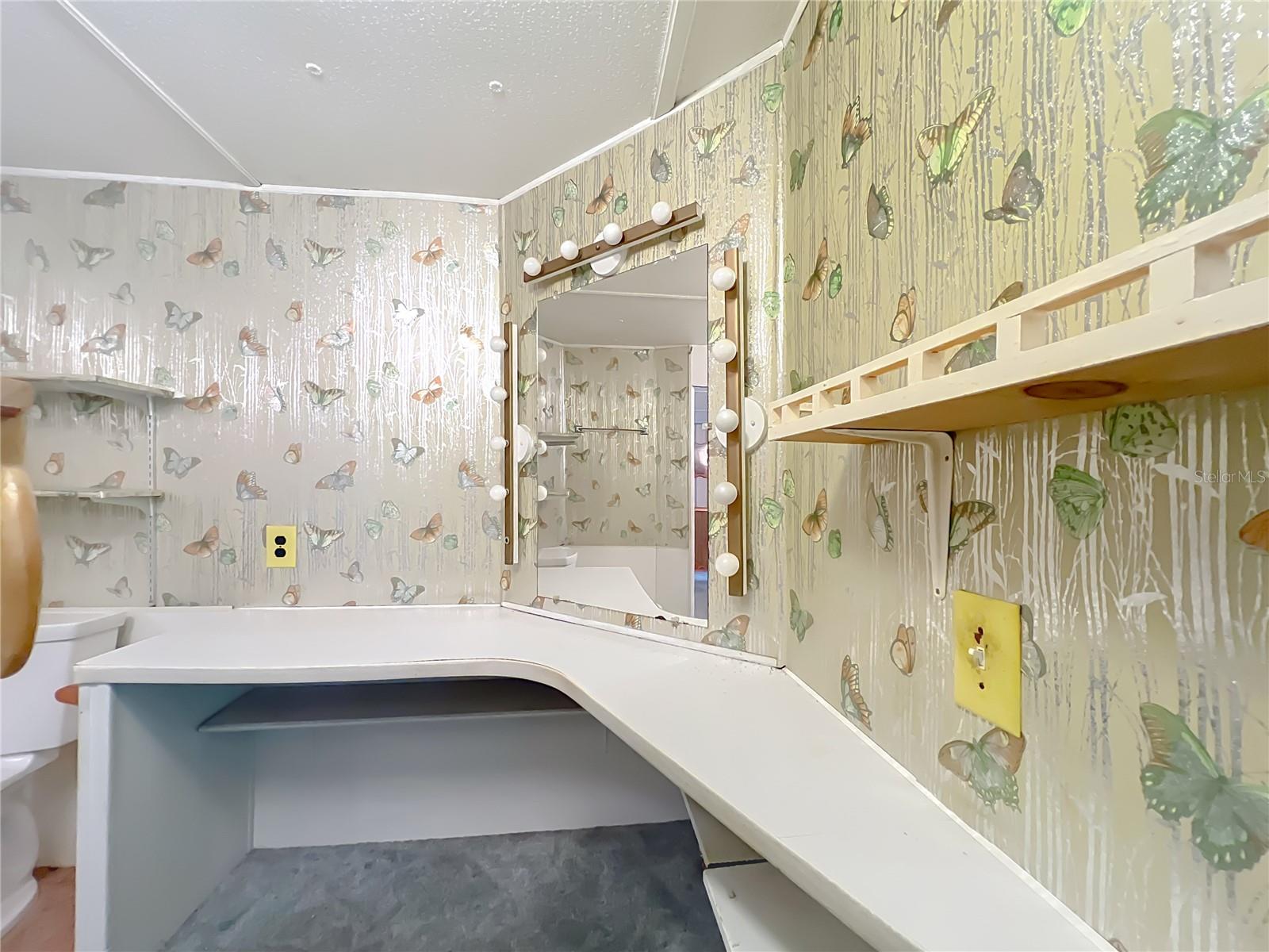 GOLDEN HOLIDAY - Residential