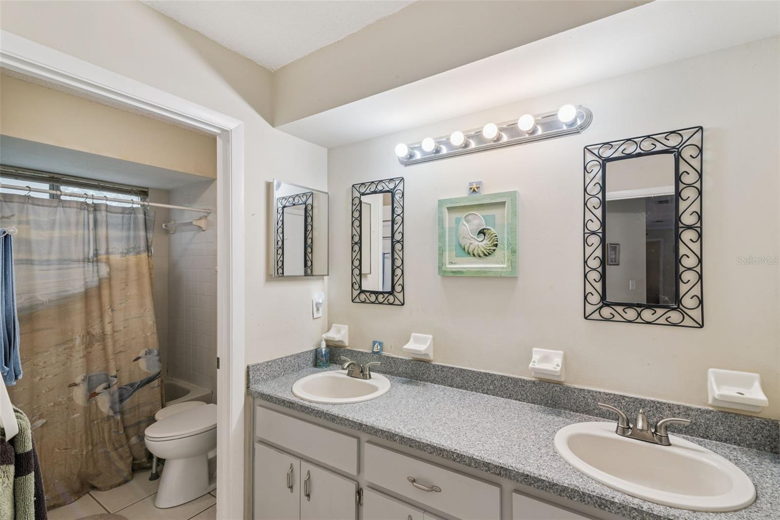 OAK RUN - Residential