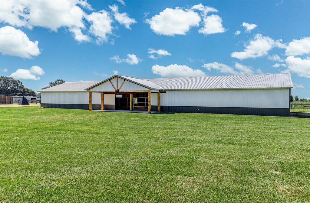 Photo of 1177 NW 102nd Boulevard, Wildwood, FL 34785 (MLS # OM714267)