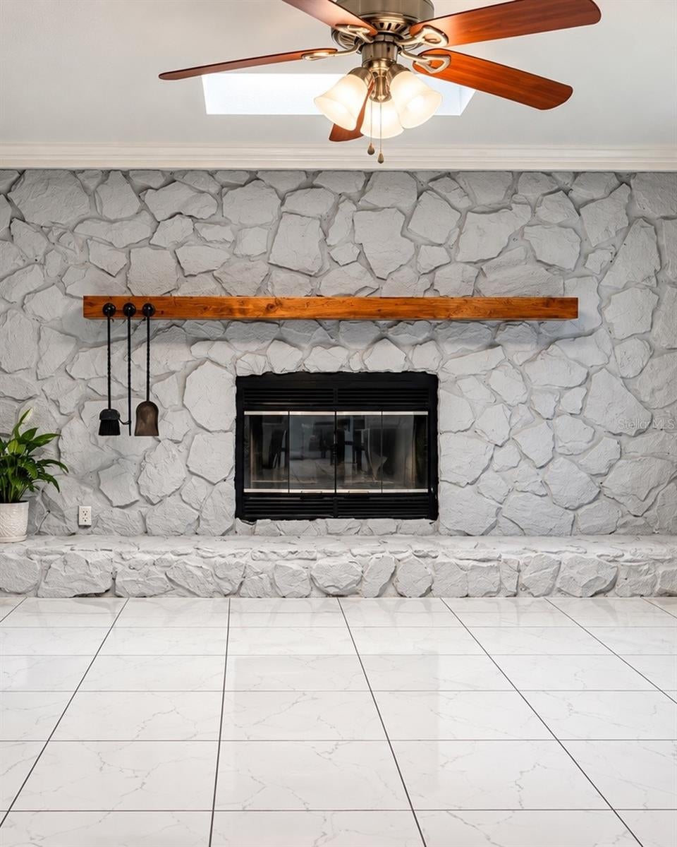 9 WINTERSET DR