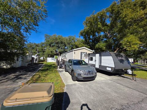 Photo of 2000 Palm Street, Saint Cloud, FL 34769 (MLS # A4679421)