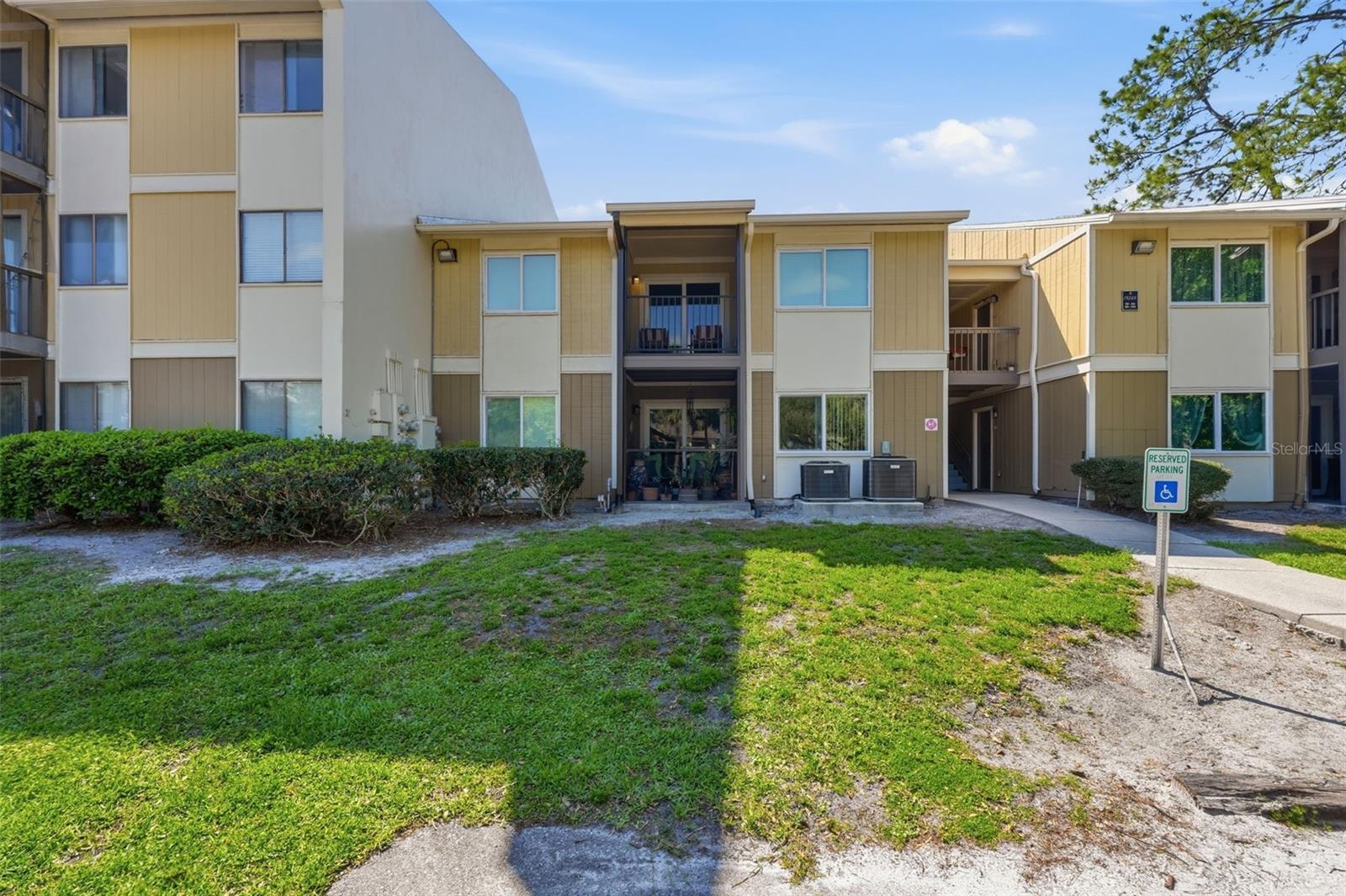 STONE CREEK POINTE A CONDOMINI - Residential